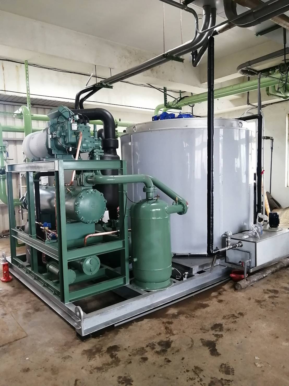 本公司再次承做永*化學30T片冰機更換工程