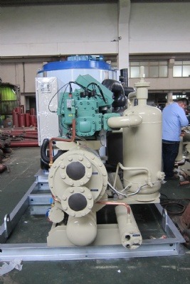 本公司承接永*化學公司30T片冰機更換工程
